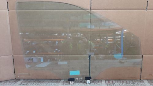 NISSAN NAVARA DOOR GLASS WINDOW RIGHT FRONT DOUBLE CAB 2015-2022 D23