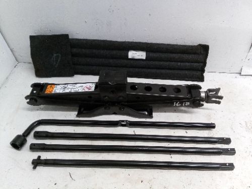 FORD RANGER JACK AND TOOL KIT DOUBLE CAB 2012-2022